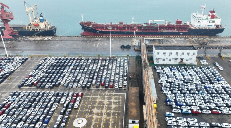 13 января 2023 года, транспортные средства, подготовленные для экспорта, в порту Ляньюньган /пров. Цзянсу, Восточный Китай/. /Фото: Синьхуа/