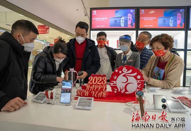 Объем продаж в магазинах беспошлинной торговли в провинции Хайнань за пять дней праздника Весны превысил 1,5 млрд юаней