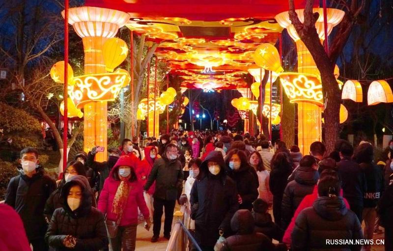 В Цзинане фестиваль праздничных фонарей привлек более 350 тыс. посетителей