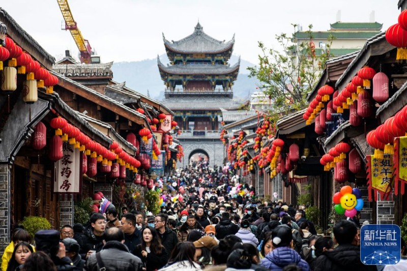 Китайская провинция Сычуань приняла 53,88 млн туристов во время каникул по случаю праздника Весны