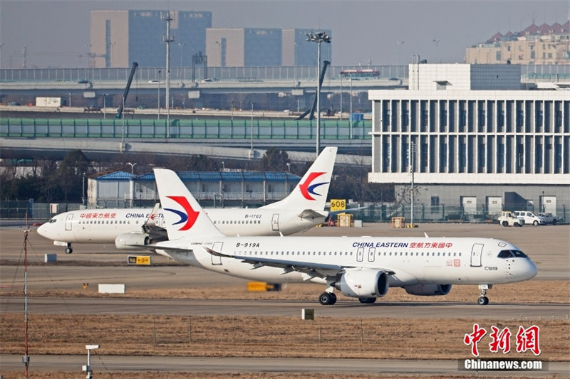 Китайский пассажирский самолет C919 совершил первый полет в Новом году Кролика