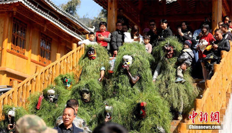 Жители Гуанси-Чжуанского автономного района отметили традиционный «праздник Мангао»