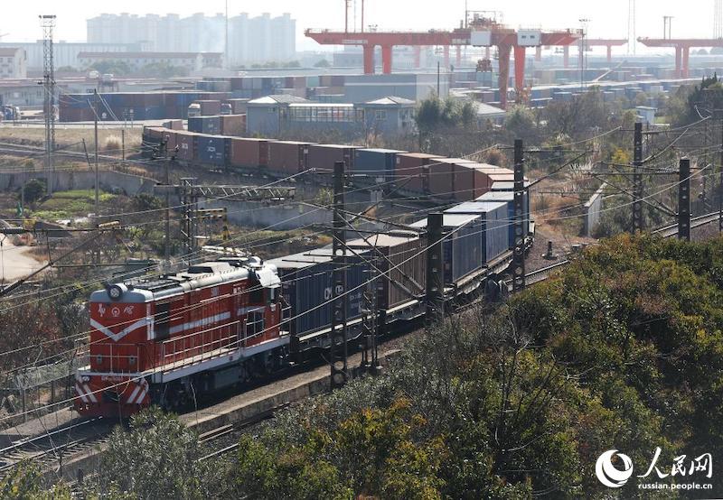 Железнодорожные перевозки из китайского Иу в Европу выросли на 172,1%