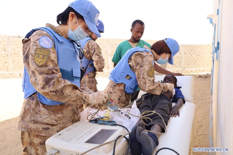 Китайские медики-миротворцы провели бесплатный прием больных в Мали
