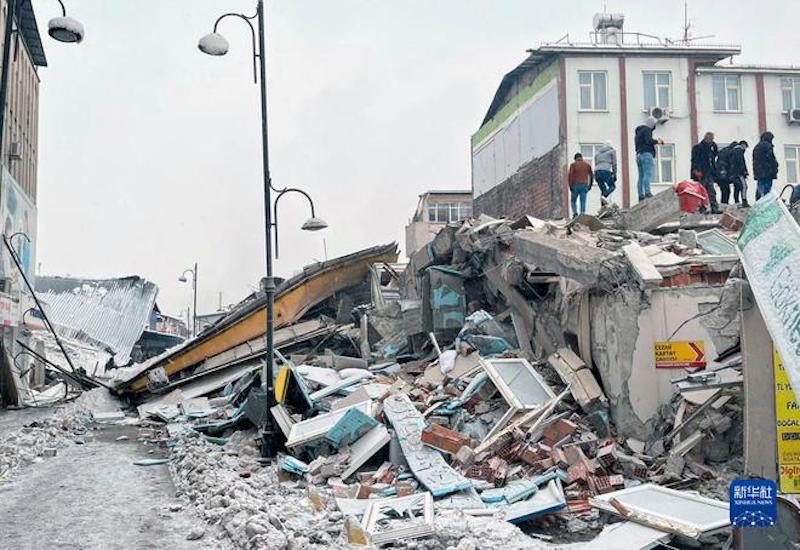 50 человек погибли в результате мощных землетрясений в Турции