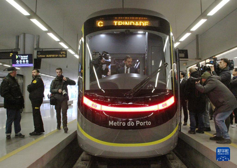 Первый поезд метро китайского производства экспортирован в Португалию