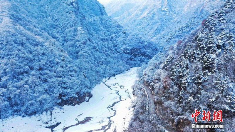 Заснеженные горы Цуйхуашань в Северо-Западном Китае