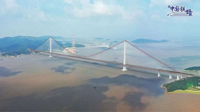 В провинции Чжэцзян началось строительство крупнейшего в мире железнодорожно-автомобильного моста