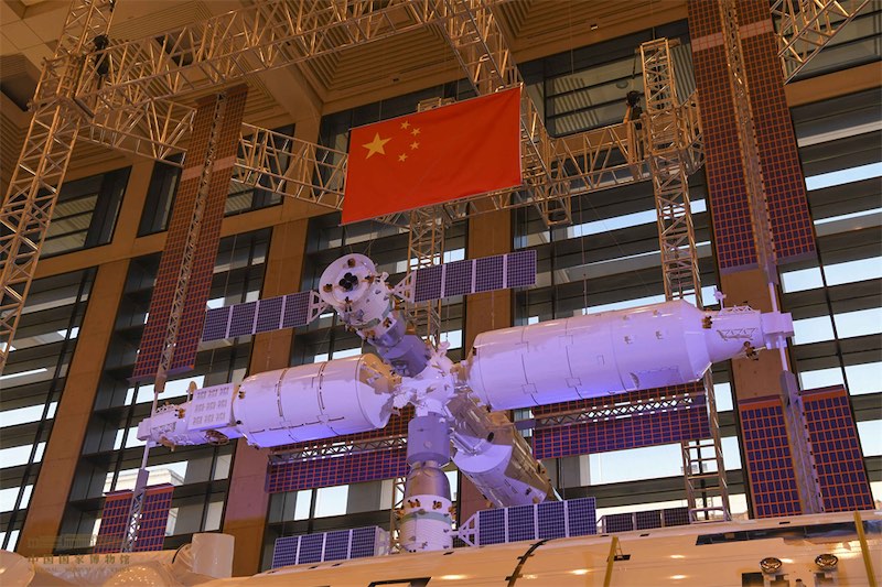 Открыта выставка пилотируемых космических достижений Китая за последние 30 лет