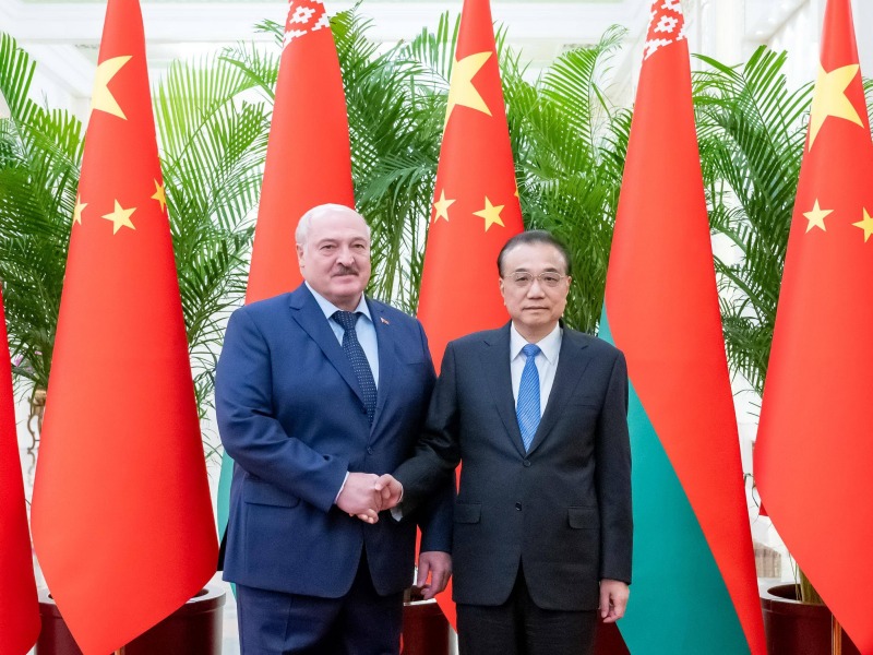 Премьер Госсовета КНР провел встречу с президентом Беларуси