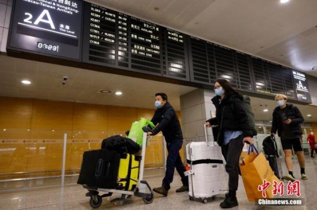 В Китае растет количество въездов и выездов из страны