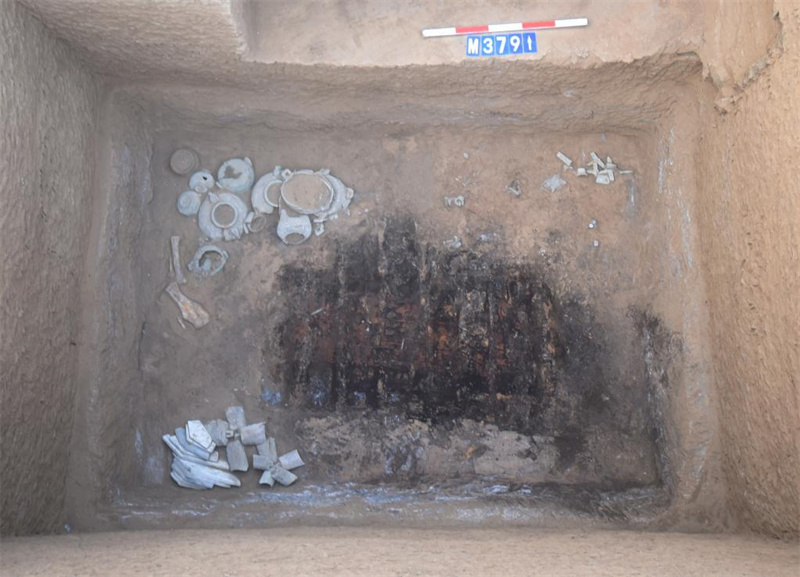 Археологи обнаружили 570 древних гробниц в центральной части Китая