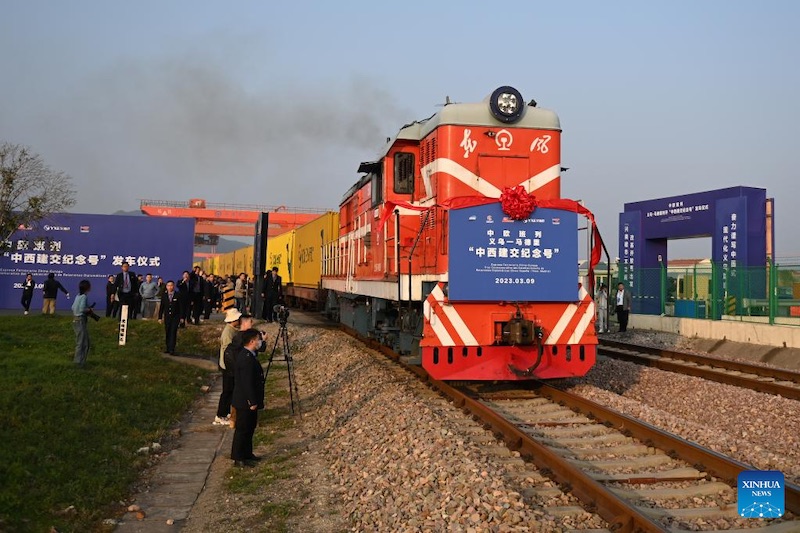 Грузовые поезда "Китай-Европа" способствуют развитию торговли между КНР и Испанией