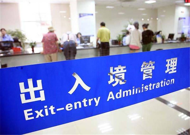 Китай возобновляет выдачу всех типов виз иностранцам