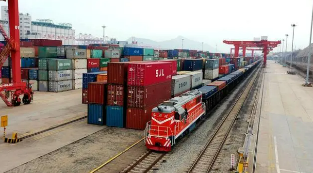 Китайско-Казахстанская логистическая база отправила 5 тыс. поездов Китай-Европа