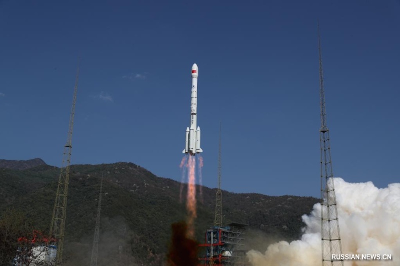 В Китае успешно запустили новый спутник дистанционного зондирования Земли "Гаофэнь-13 02"