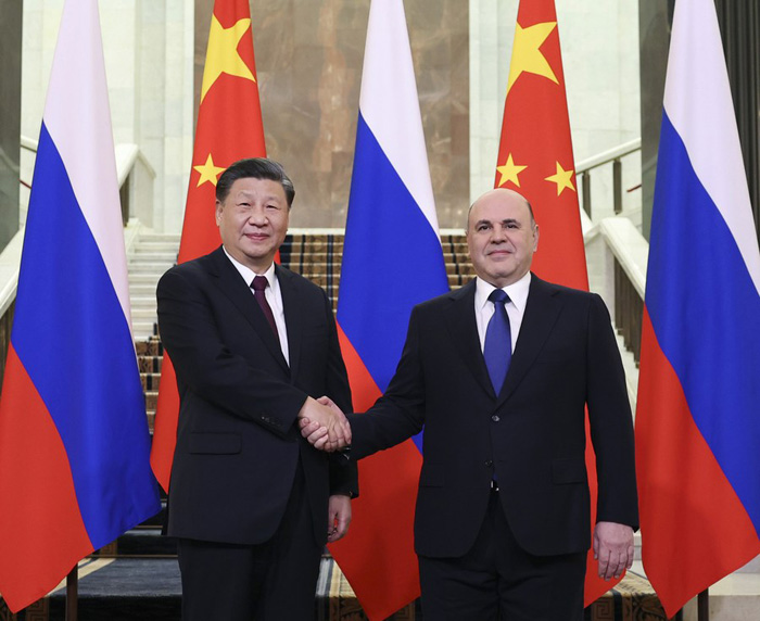 Си Цзиньпин встретился с премьер-министром России М. Мишустиным