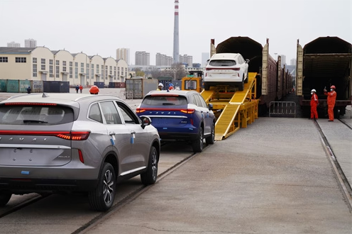 Открылся первый трансграничный железнодорожный путь для перевозки автомобилей из Циндао в Казахстан