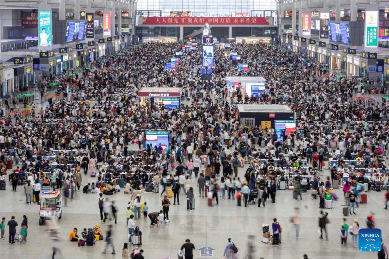 В Китае отмечен рост пассажиропотока в период первомайских каникул