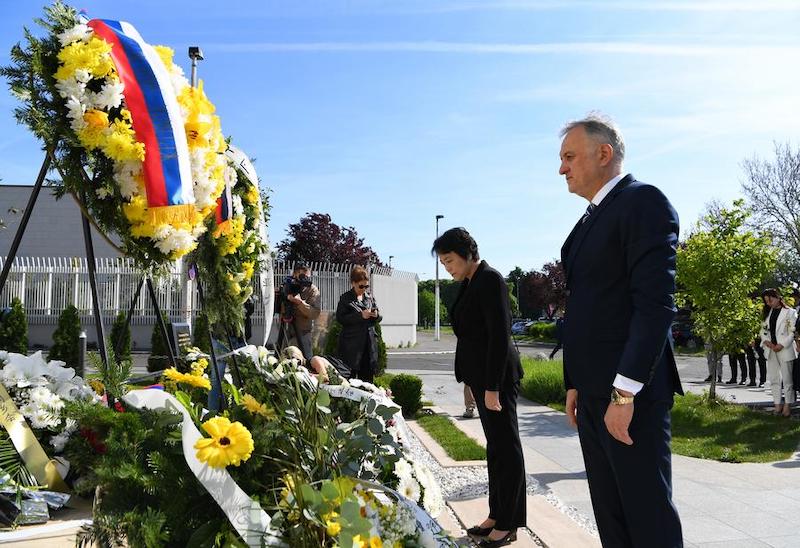 Сербия и Китай провели памятную церемонию по случаю 24-й годовщины бомбового удара НАТО по посольству КНР в Белграде