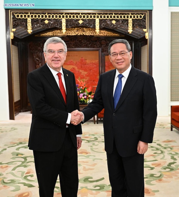 Премьер Госсовета КНР провел встречу с президентом МОК