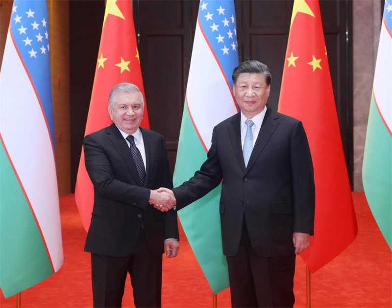 Си Цзиньпин провел переговоры с президентом Узбекистана