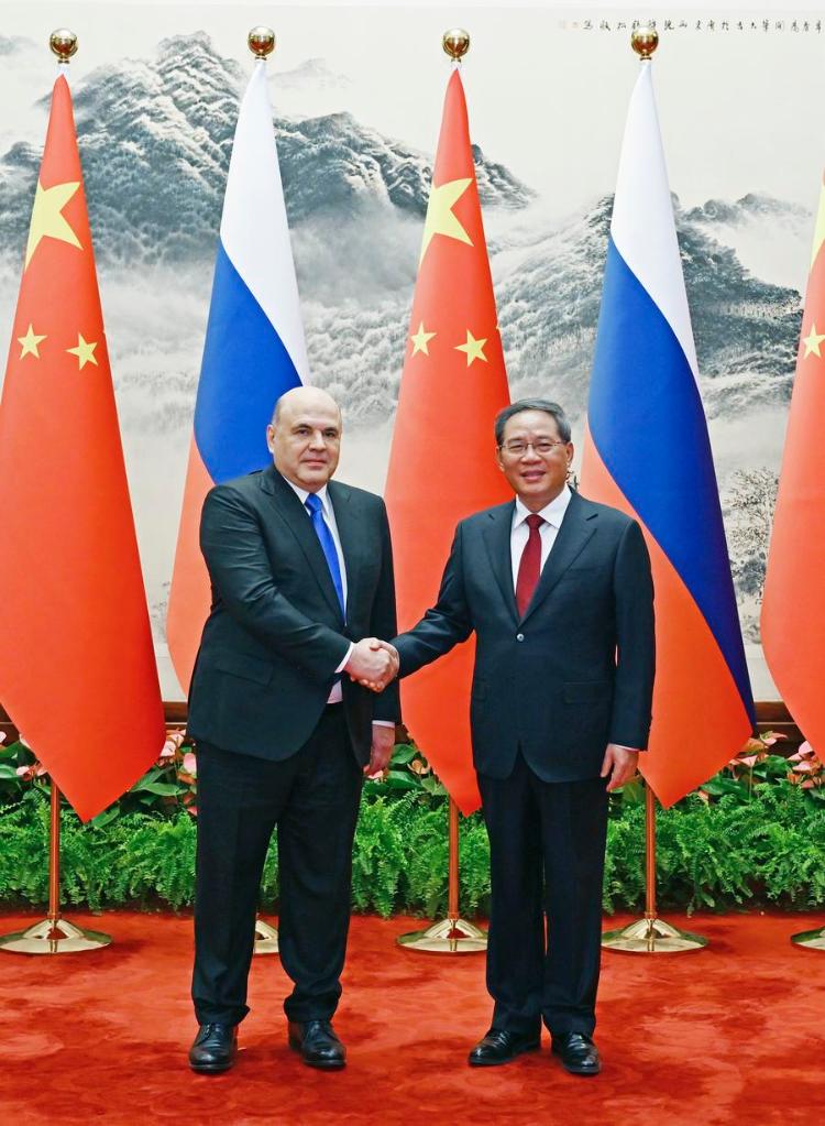Премьер Госсовета КНР провел переговоры с премьер-министром РФ