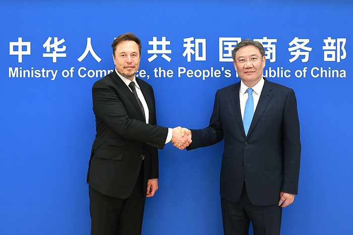 Министр коммерции КНР встретился с гендиректором компании Tesla И. Маском