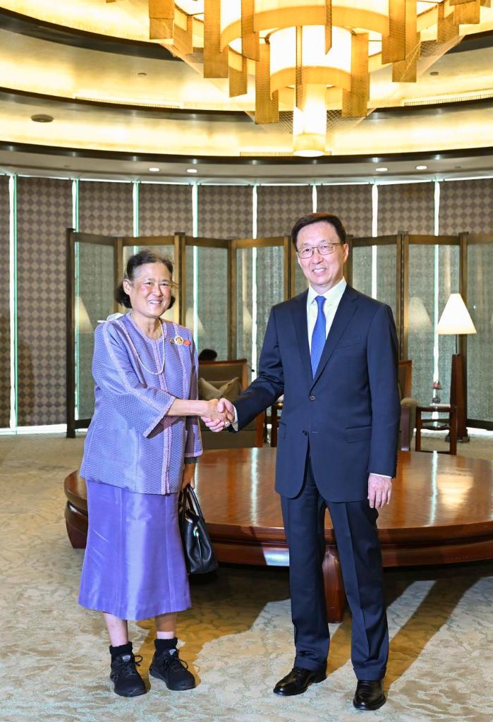 Заместитель председателя КНР встретился с принцессой Таиланда