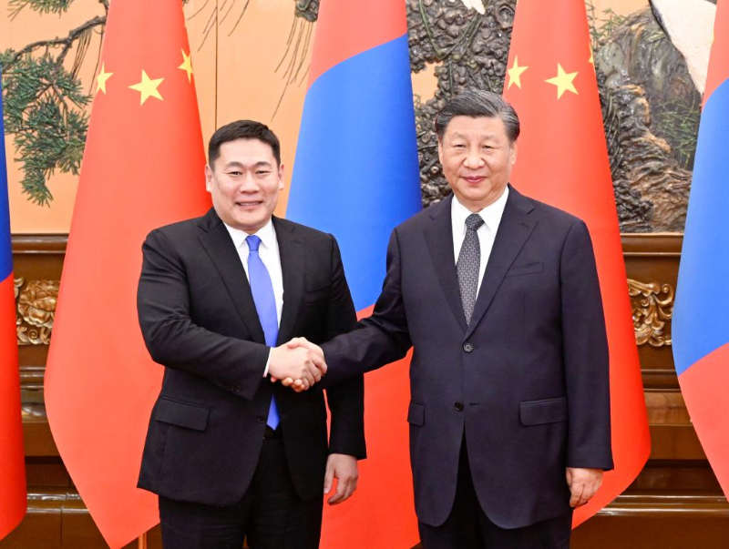 Си Цзиньпин встретился с премьер-министром Монголии