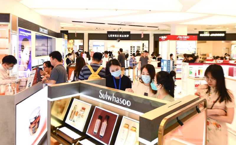 Объем продаж магазинов дьюти-фри в провинции Хайнань за 3 последних года превысил 130 млрд юаней