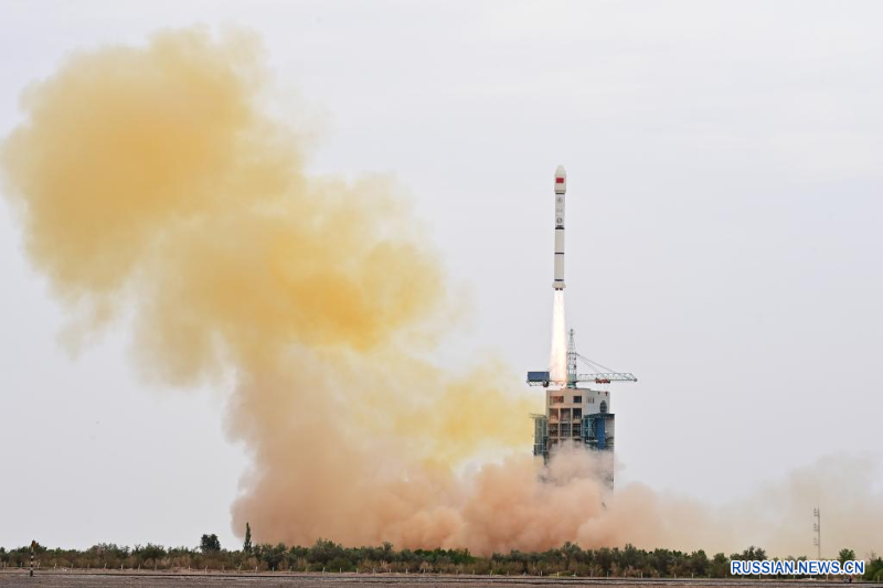 Китай запустил новый спутник для тестирования технологий спутникового интернета