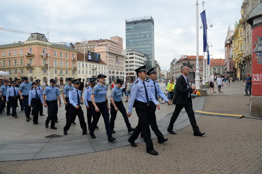 13 июля 2019 года, Загреб, полицейские из Китая и Хорватии во время совместного патрулирования. /Фото: Синьхуа/