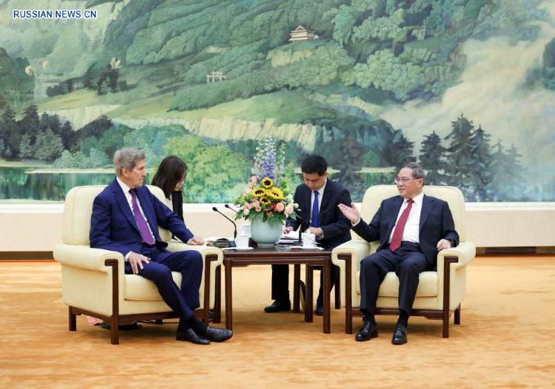 Премьер Госсовета КНР встретился со специальным посланником президента США по вопросам климата Джоном Керри