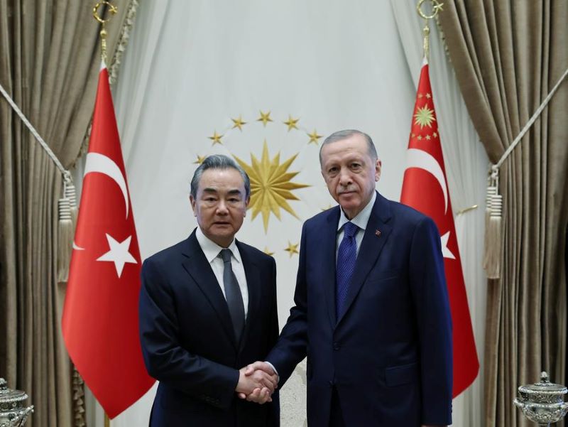 Президент Турции Р. Т. Эрдоган встретился с главой Канцелярии Комиссии ЦК КПК по иностранным делам Ван И