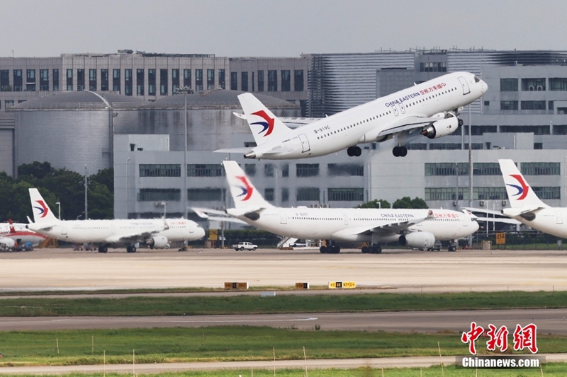 Второй китайский авиалайнер C919 начнал выполнять регулярные рейсы из Шанхая в Чэнду