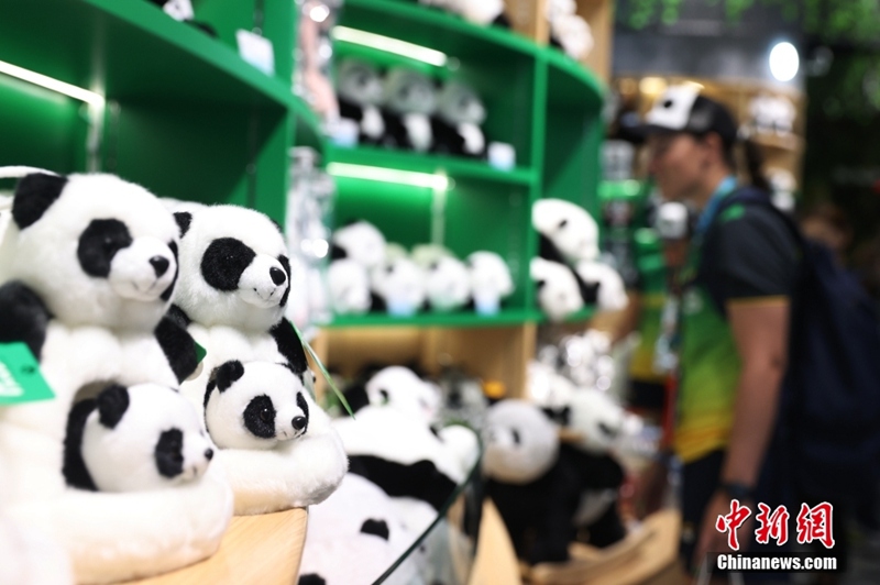 Магазин исследовательской базы больших панд в Чэнду – рай для любителей бамбуковых медведей