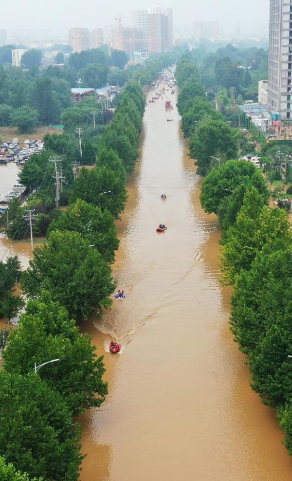 Вице-премьер Госсовета КНР подчеркнул важность восстановления нормальной жизни в пострадавших от наводнений регионах