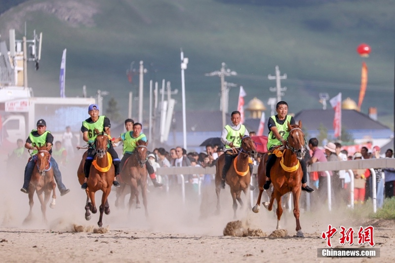 Во Внутренней Монголии КНР отмечают праздник Наадам