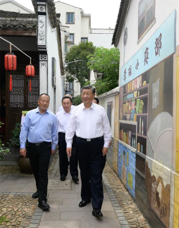 Си Цзиньпин проинспектировал восточно-китайский город Цзиньхуа