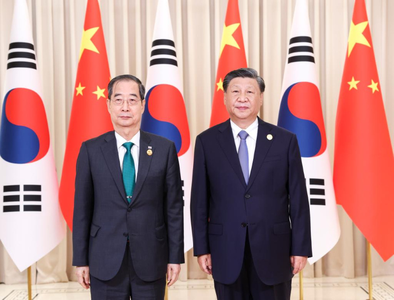 Си Цзиньпин встретился с премьер-министром Республики Корея Хан Док Су