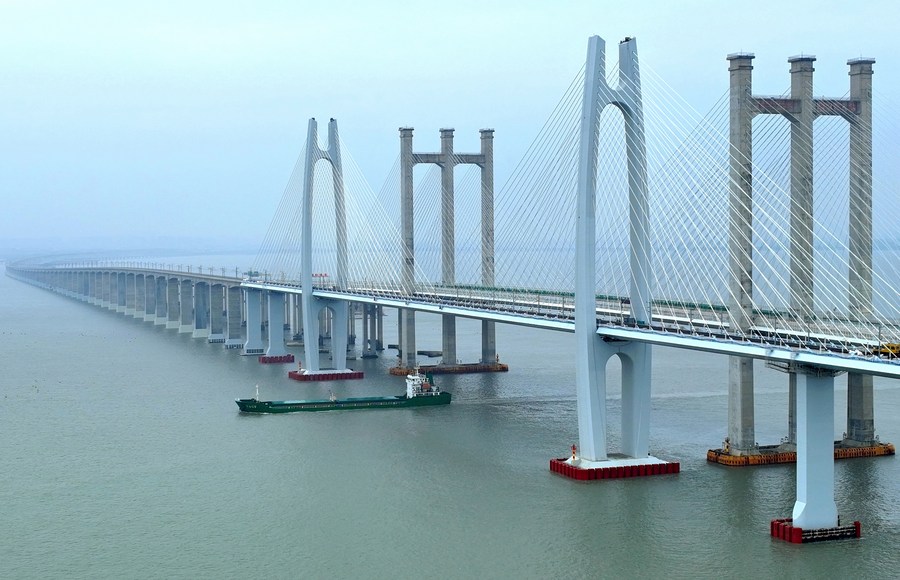 В Китае введена в эксплуатацию ВСЖД через море с максимальной скоростью движения поездов до 350 км/ч