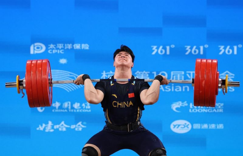 Китайские штангисты выиграли 2 золотые медали на Азиатских играх в Ханчжоу