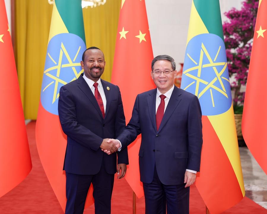 Премьер Госсовета КНР провел переговоры с премьер-министром Эфиопии