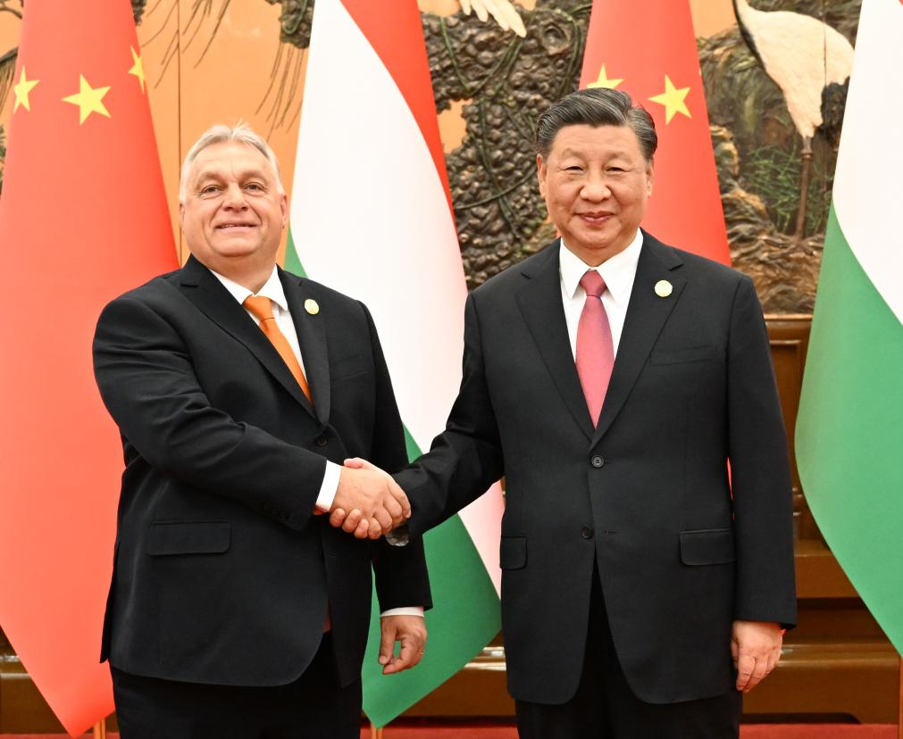 Си Цзиньпин провел встречу с премьер-министром Венгрии