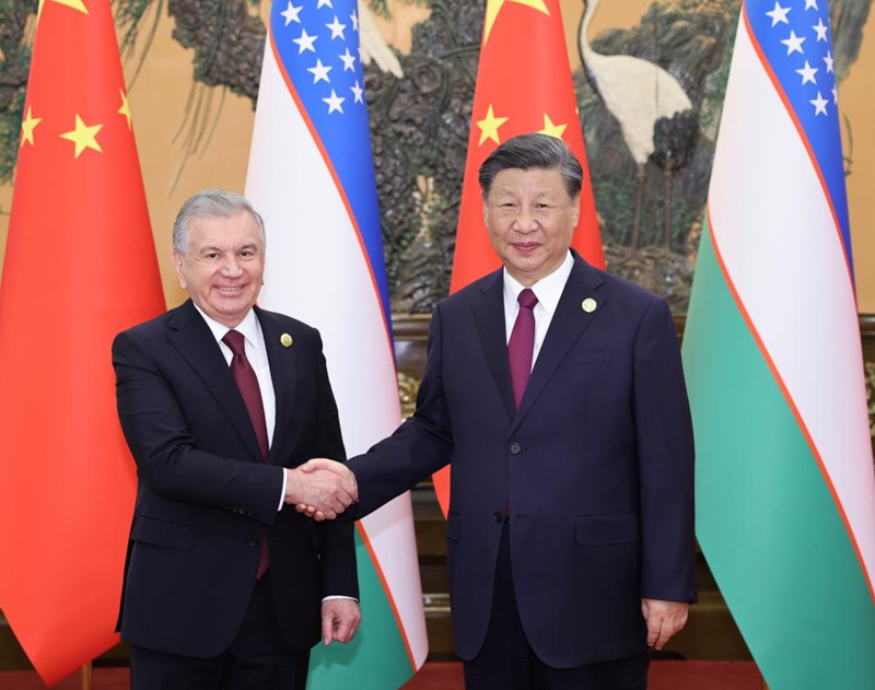Си Цзиньпин провел встречу с президентом Узбекистана