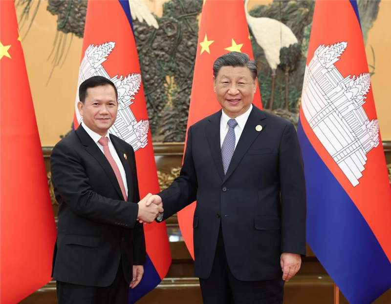 Си Цзиньпин провел встречу с премьер-министром Камбоджи