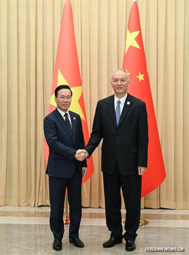 Член ПК Политбюро ЦК КПК встретился с президентом Вьетнама