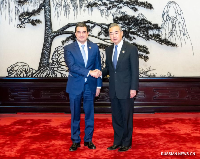 Глава МИД КНР провел встречу с высокопоставленным представителем премьер-министра Греции