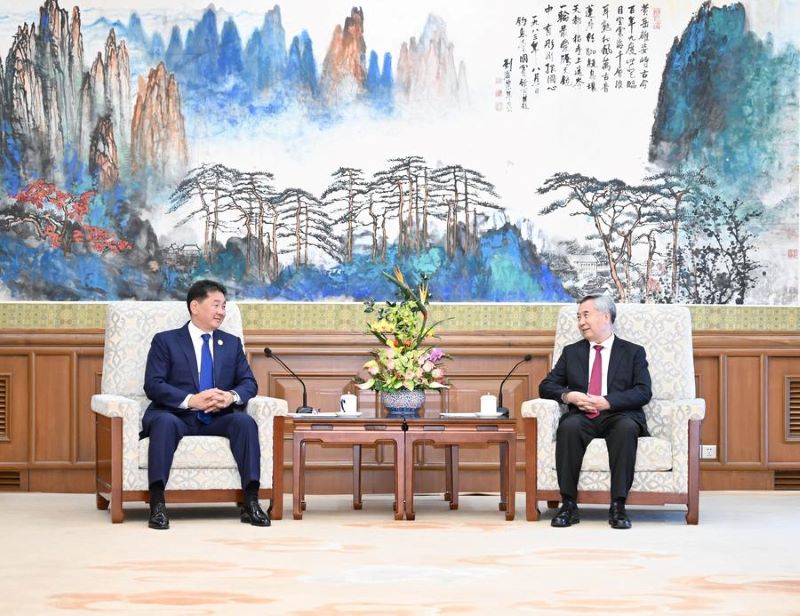 Член ПК Политбюро ЦК КПК встретился с президентом Монголии